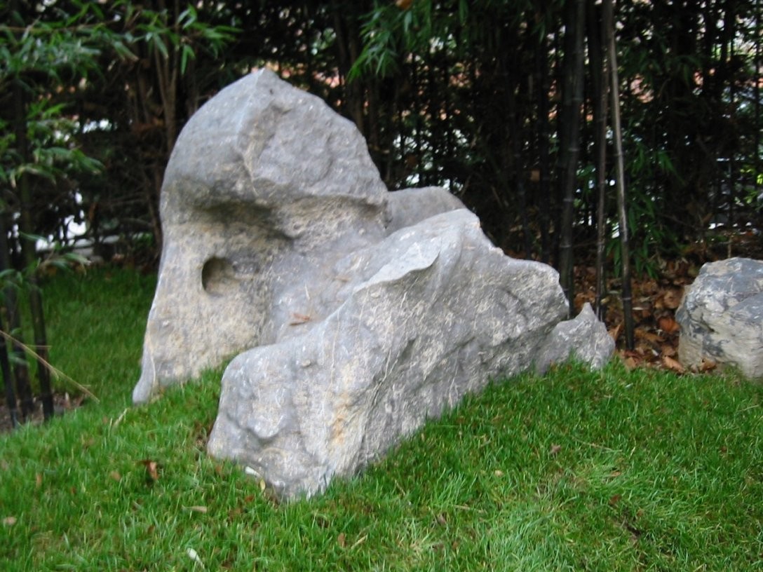 Besondere Steine Und Solitäre Findlinge von Große Steine Für Garten Bild