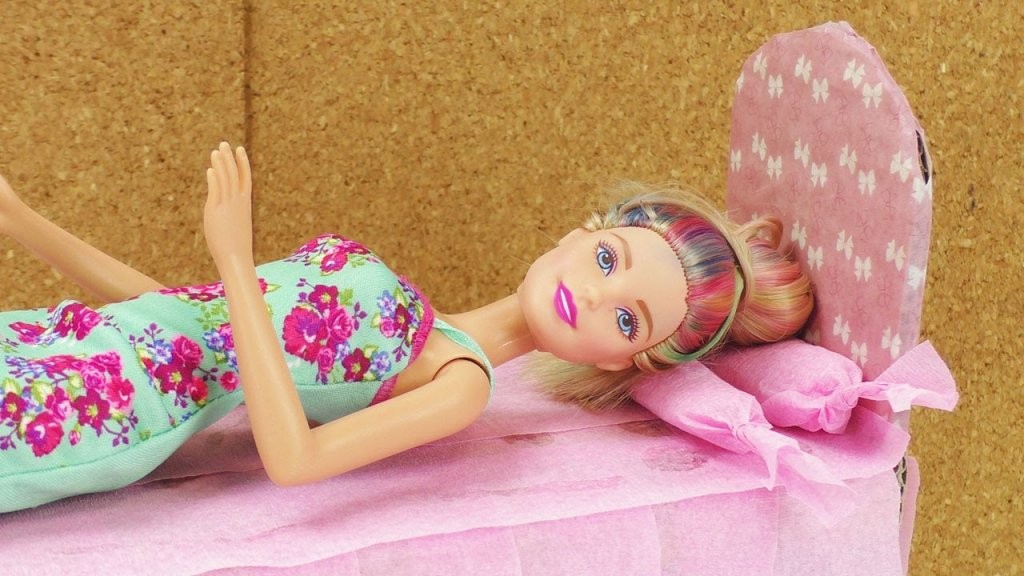 Barbie Bett Selber Basteln  Aus Alt Mach Neu  Karton Wird Zu von Barbie Bett Selber Bauen Bild