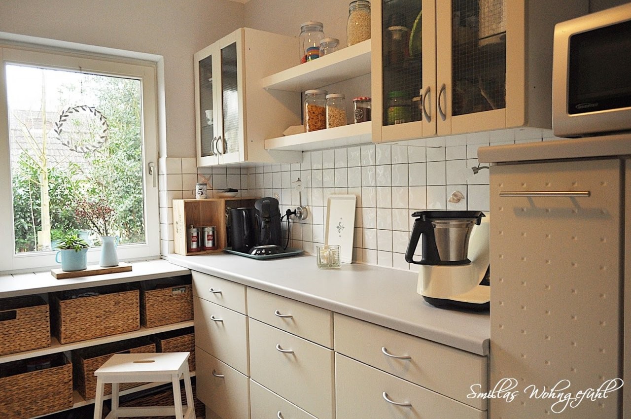 Endlich Neue Alte Küche Mit Kreidefarbe  Smillas Wohngefühl von Küchenmöbel Streichen Vorher Nachher Bild