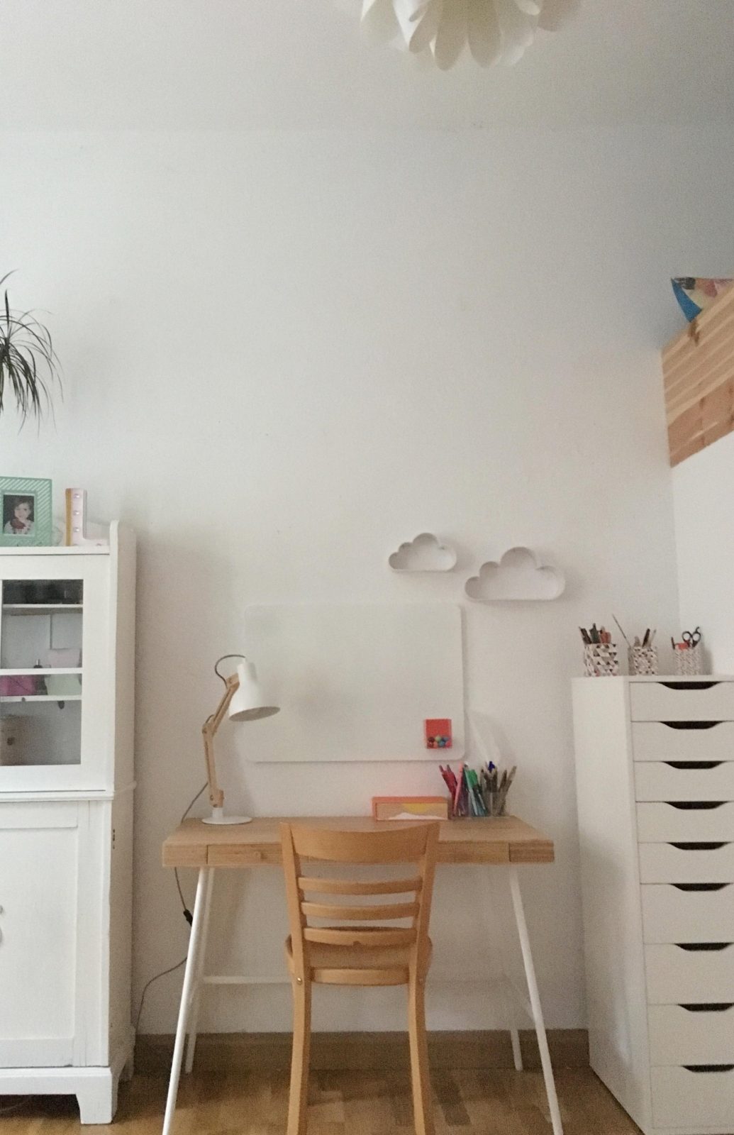 Jugendzimmerideen So Wird Das Kinderzimmer Verwandelt von Jugendzimmer Ideen Für Kleine Zimmer Bild