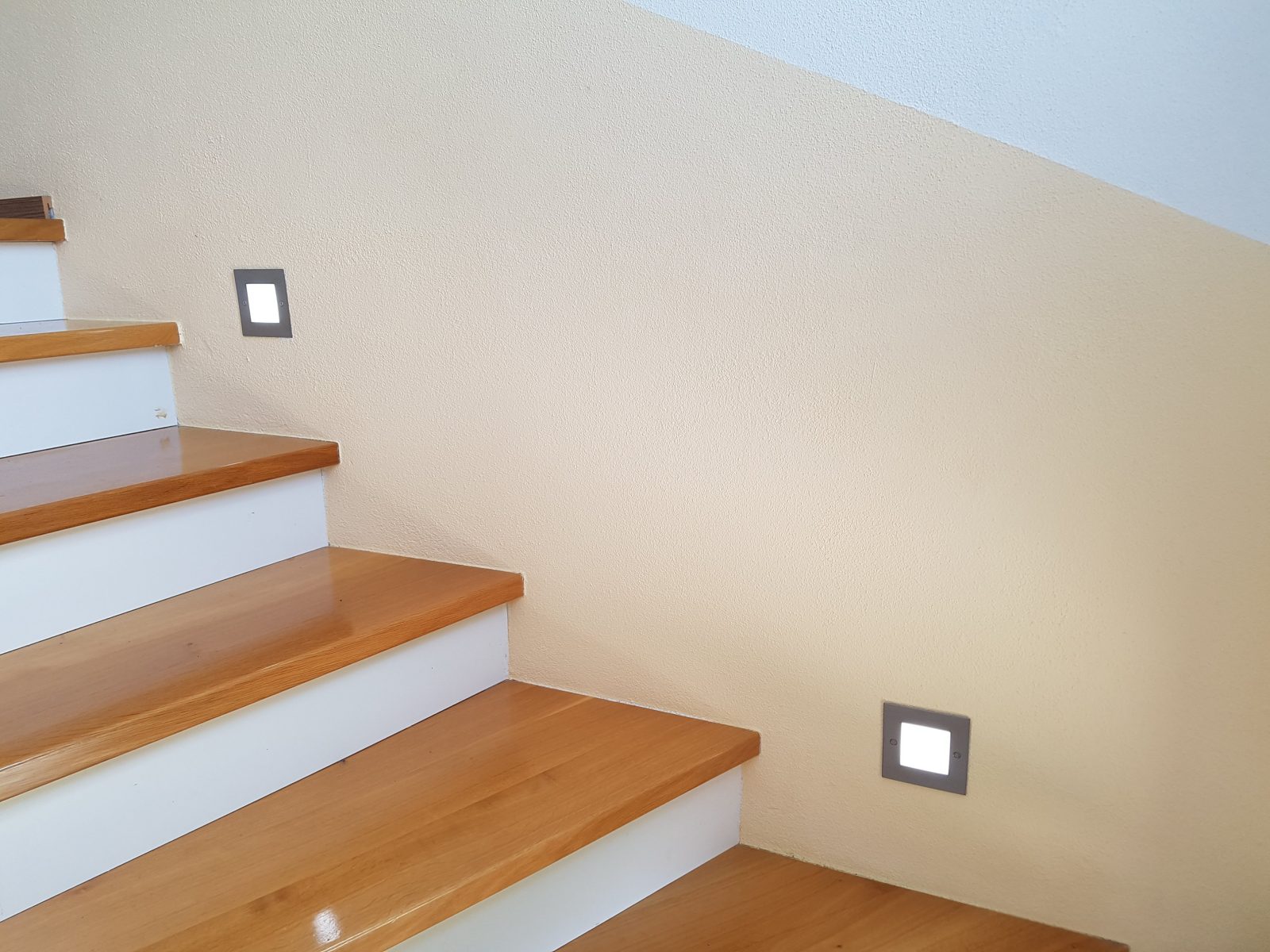 Led Treppenbeleuchtung  Led Flurbeleuchtung  Led Orientierungslicht von Led Treppenlicht Mit Bewegungsmelder Bild