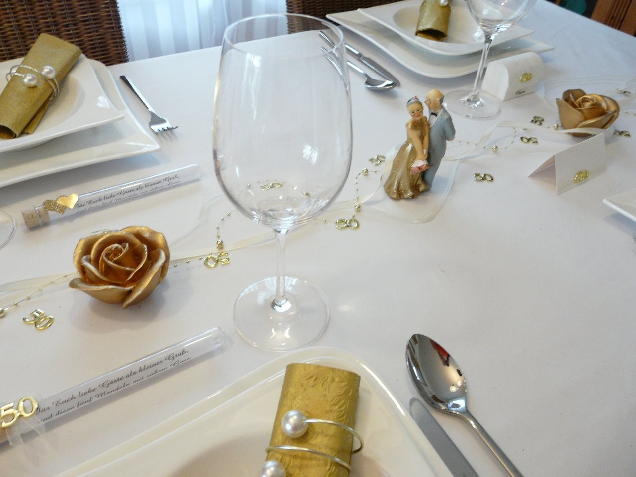 Mustertische Zur Goldenen Hochzeit Bei Tischdekoonline von Tischdeko Zur Goldenen Hochzeit Photo