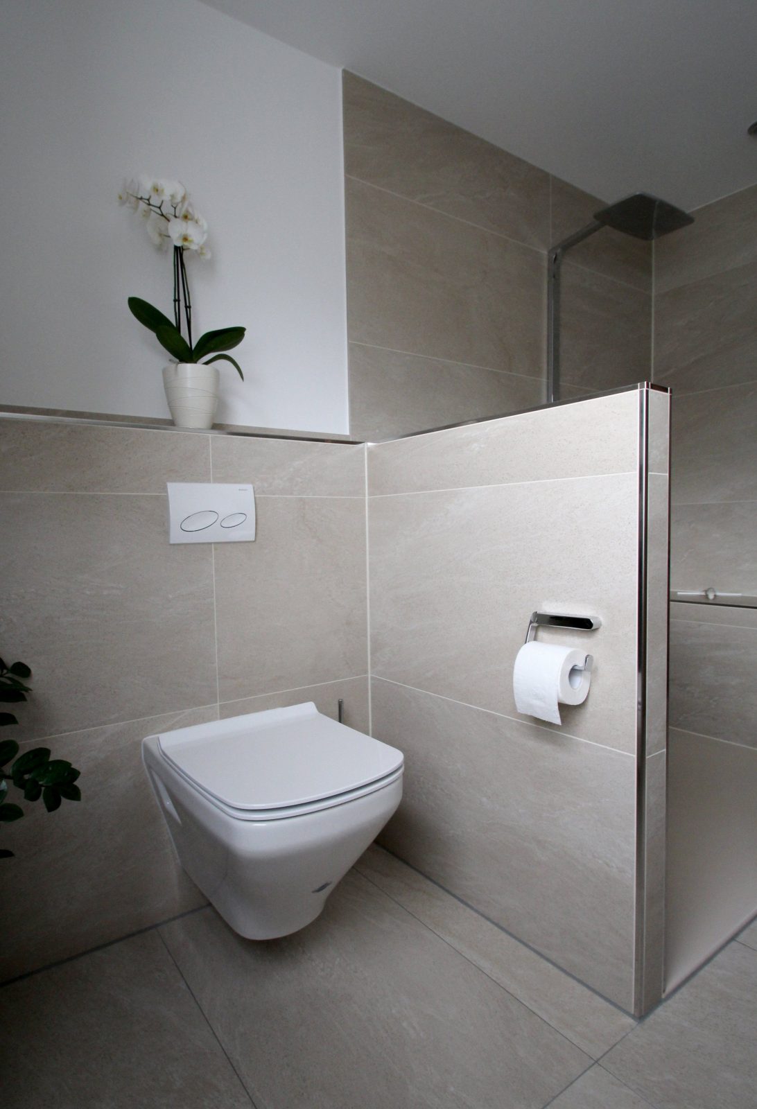 Seniorengerechtes Bad In Naturtönen  Duschideen  Badezimmer von Duschideen Für Kleine Bäder Bild