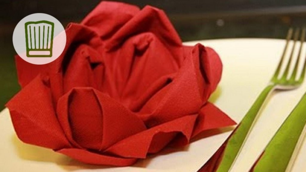 Servietten Falten  Die Rose  Tischdeko Zum Valentinstag  Video von Duni Servietten Falten Anleitung Bild