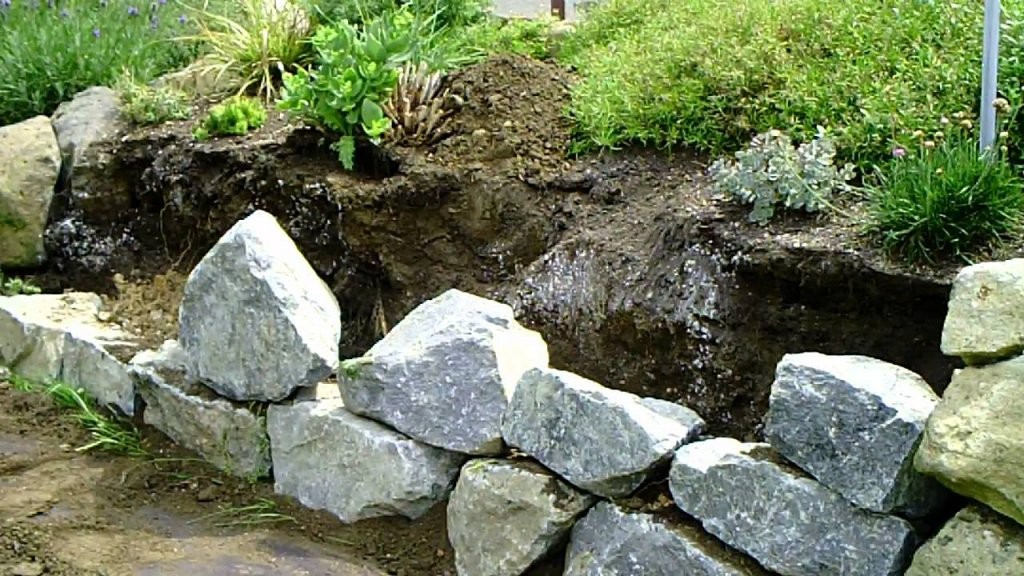 Trockenmauer Bauen  Youtube von Steinmauern Im Garten Selber Bauen Photo