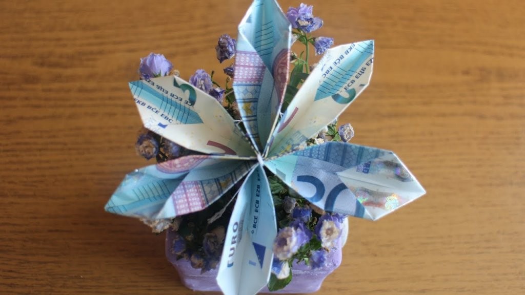 W+ Geldscheine Falten 'blume' Für Geldgeschenke  Youtube von Blumen Falten Aus Geld Photo