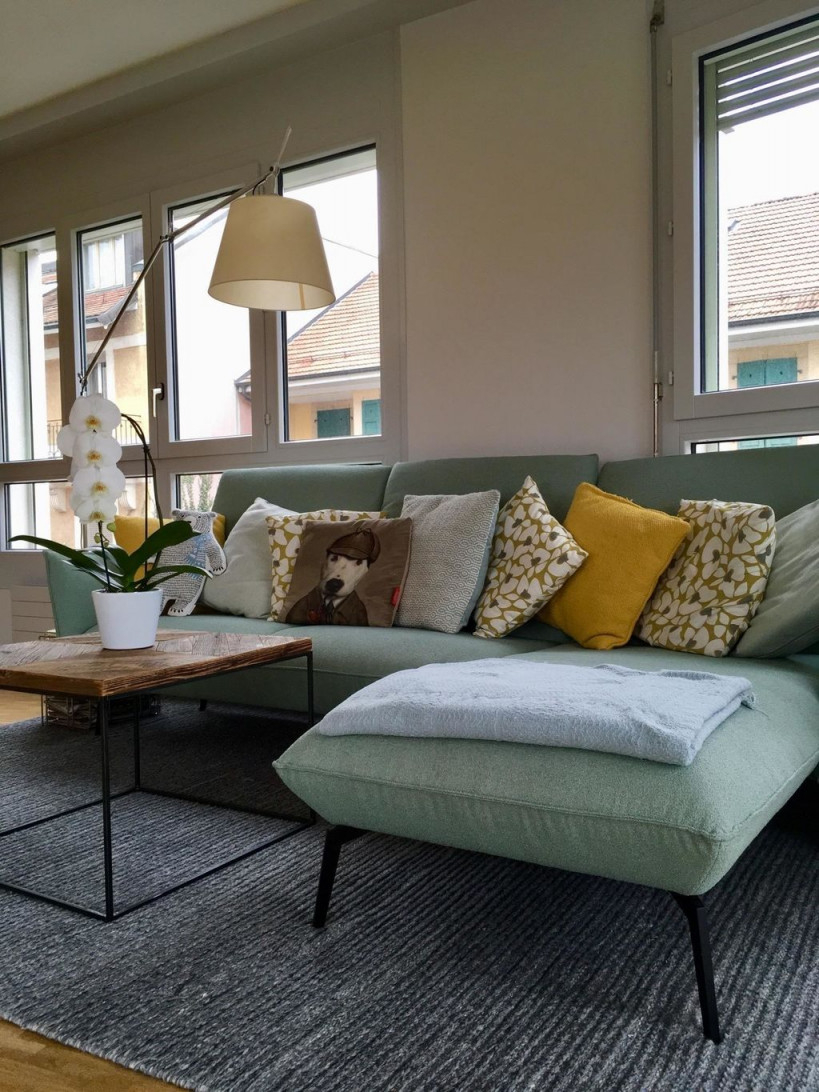 Couch Senfgelb Mint  Wohnzimmer Gestalten Gelbes von Gelbe Deko Wohnzimmer Bild