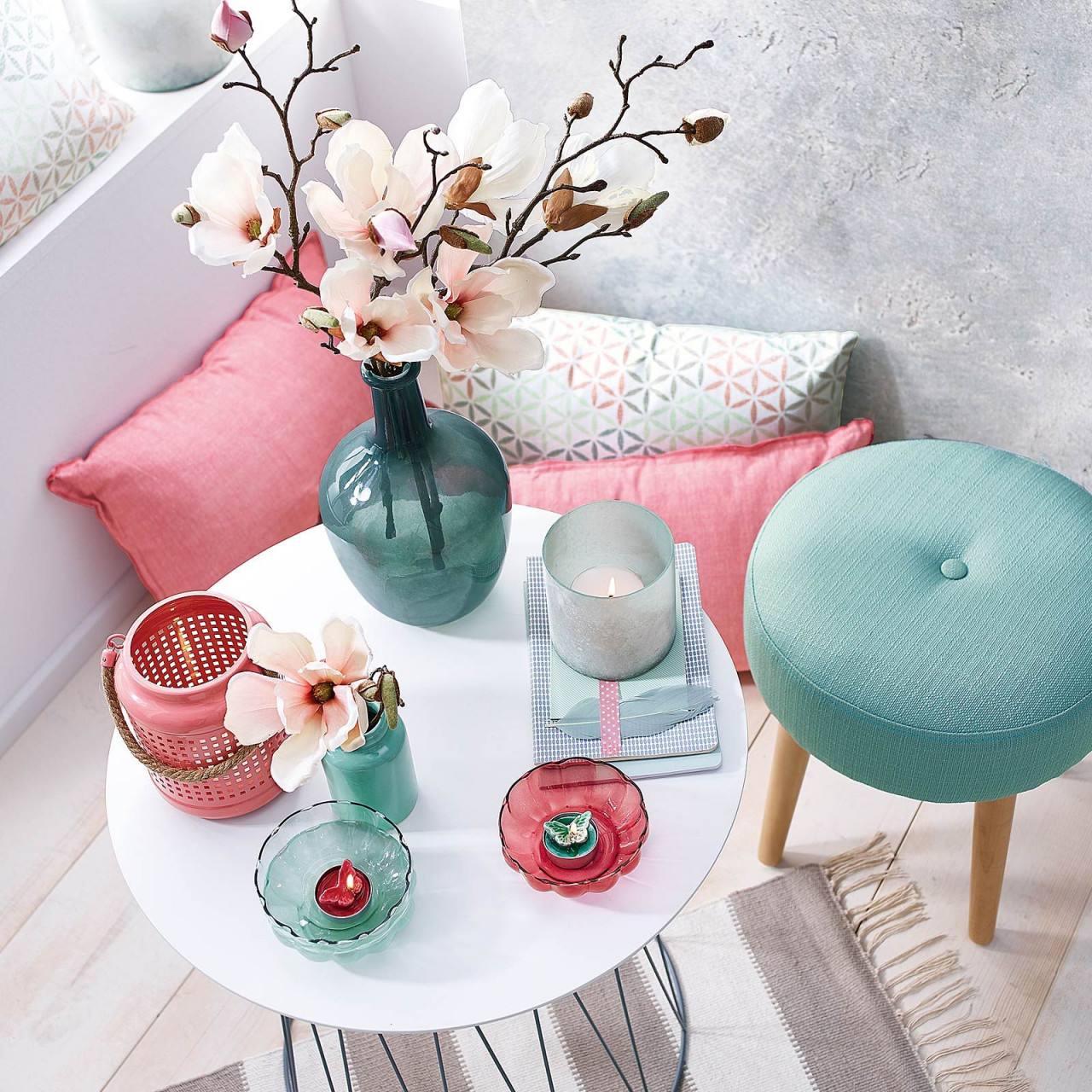 Die Farbenkombination Mint  Pink Ist Perfekt Für Den von Pinke Deko Wohnzimmer Bild