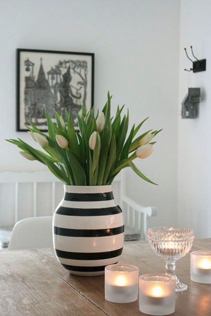 Frühlingsblumen Richtig Stylen – Immer Der Vase Nach von Wohnzimmer Blumen Deko Bild