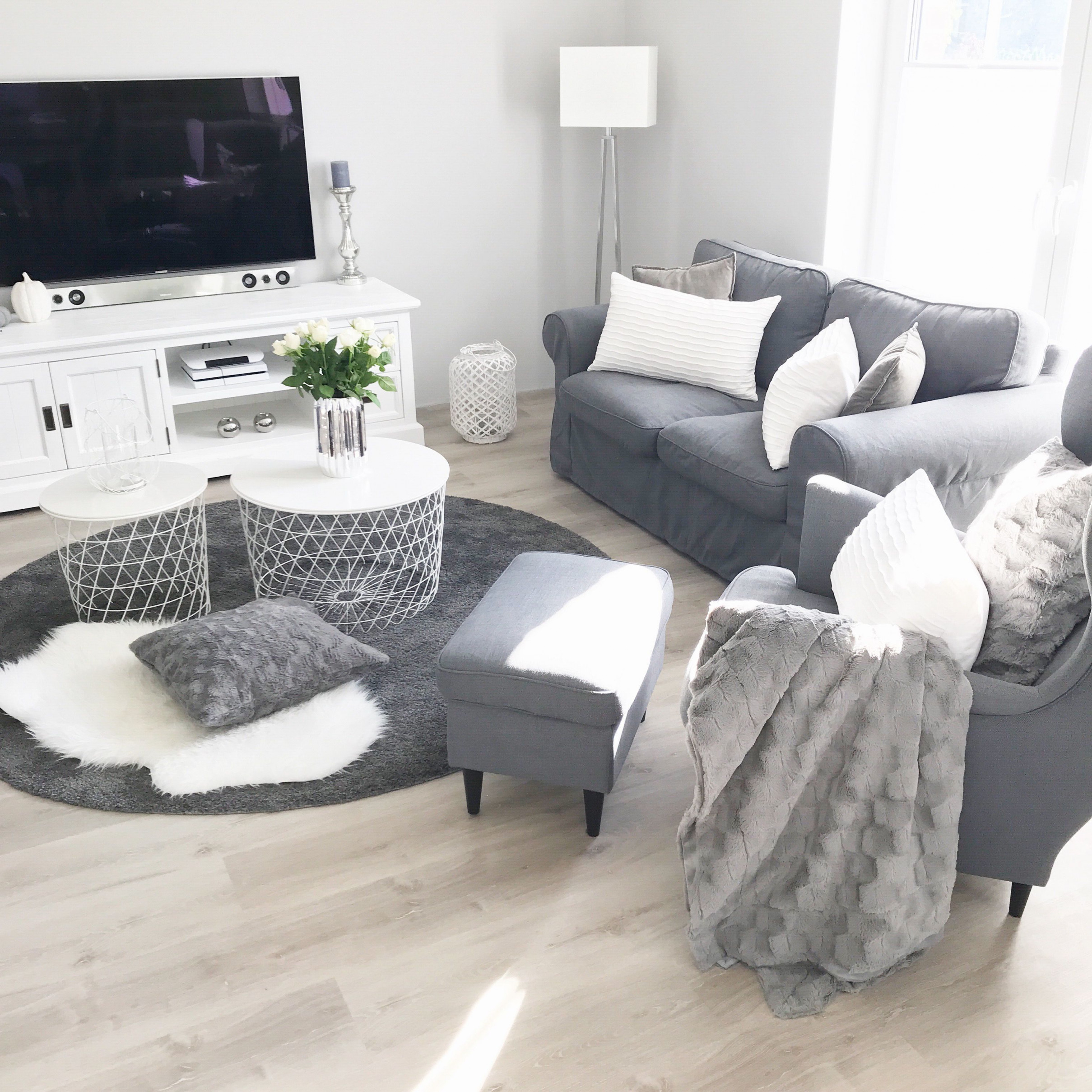 Grau Grey Instagram Landhaus Livingroom Modern Weiss von Wohnzimmer Ideen Grau Weiß Bild