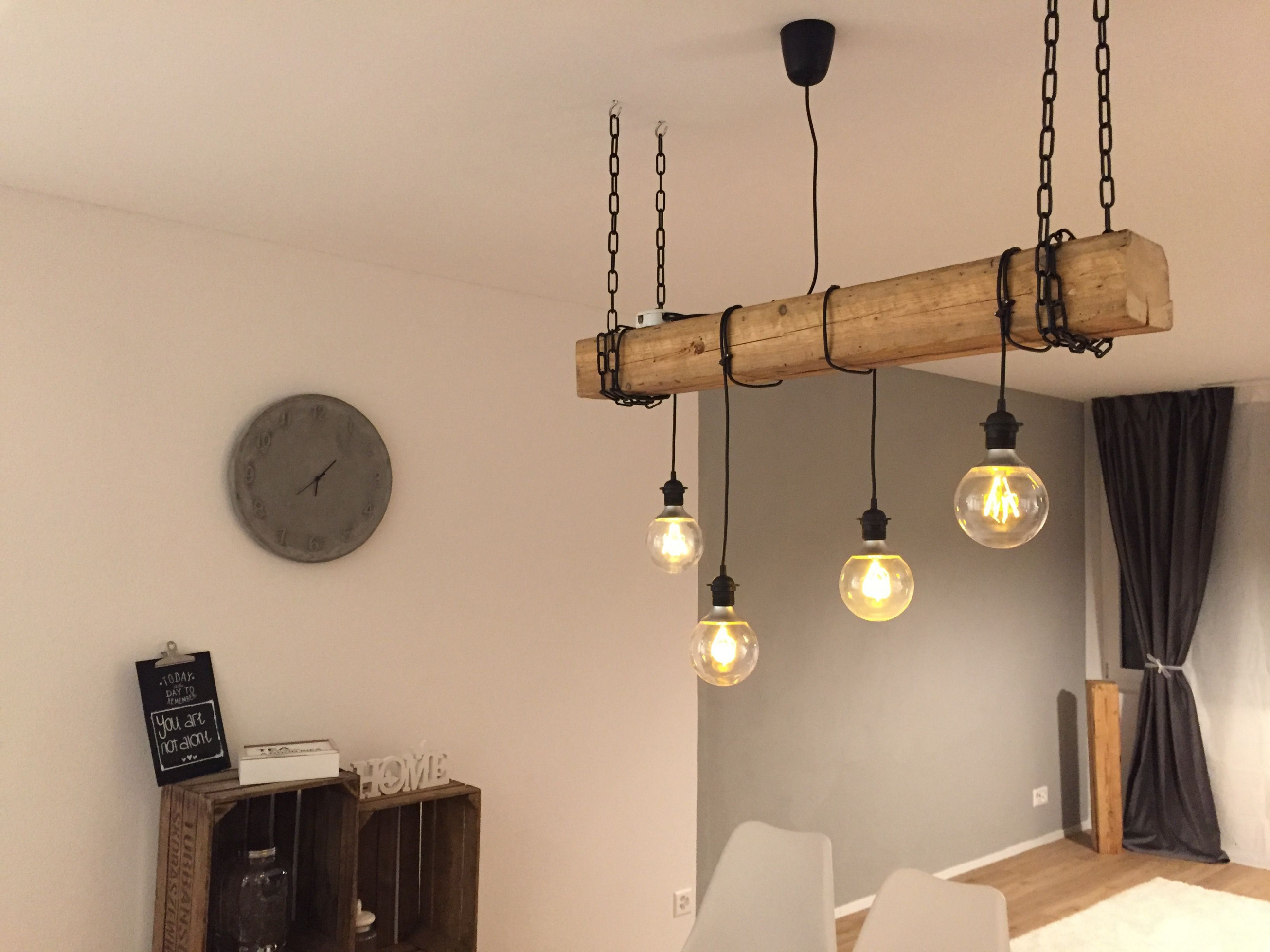 Selfmade Rustikale Lampe Mit Hängenden Glühbirnen Und von Diy Wohnzimmer Lampe Bild